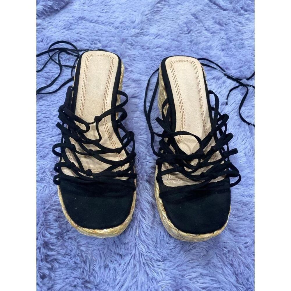 Women's Mata Size 8 wrap‎ around dress shoes